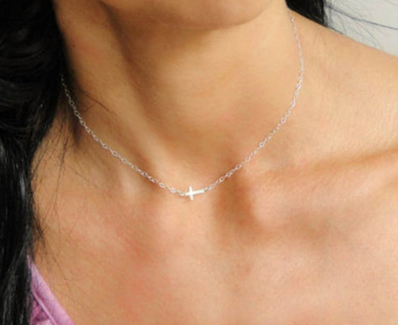 Alloy cross necklace
